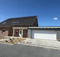 Einfamilienhaus mit Doppelgarage in Wahrenholz