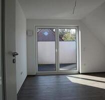 Moderne 3-Zimmer-Oberwohnung mit Einbauküche, Balkon und Carport – Papenburg Obenende