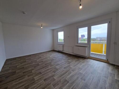 Foto - Ab 10.12.2025 Frisch renoviert 3-Zimmer offene Küche und Tageslichtbad – 2 NKM frei!