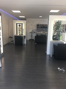 Foto - Biete Stuhlmiete in Friseursalon