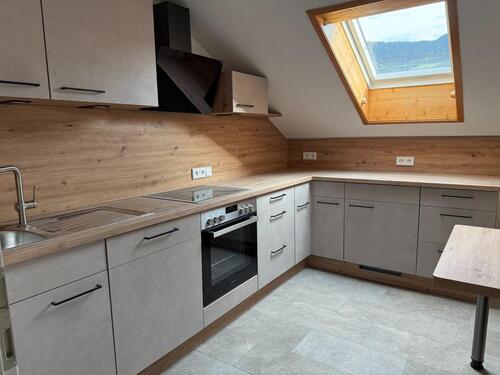 Foto - Helle 3,5‑Zimmer‑Dachgeschosswohnung mit 2 Balkonen & Stellplatz