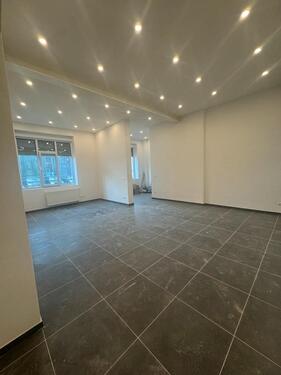 Foto - Büro zu vermieten komplett neu saniert + wc und Dusche und Küche.