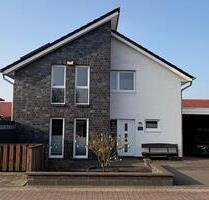 Hochwertiges Einfamilienhaus, PV, Garten, ruhige Lage von privat - Wiefelstede