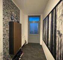 Einladendes Stadtnest: Moderne Wohnung mit Dachterrasse in Burg