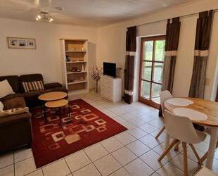 Zwei-Zimmer-Ferienwohnung - 950,00&nbsp;EUR Kaltmiete, ca.&nbsp; 50,00&nbsp;m&sup2; in Regenstauf (PLZ: 93128)