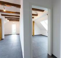 2-Zimmer DG Wohnung renoviert - 700,00&nbsp;EUR Kaltmiete, ca.&nbsp; 46,57&nbsp;m&sup2; in Nürnberg (PLZ: 90427) Almoshof