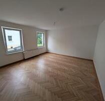 Lichtdurchflutete 1-Raum-Wohnung mit Altbaucharme nahe Jena