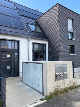 Foto - Helle 3,5 Zimmer Erdgeschoss-Wohnung m. 2 Terrassen Garten&Garage