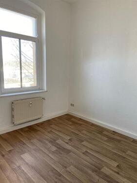 Foto - Helle 3-Zimmer mit Laminat und Balkon in ruhiger Lage!