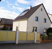 Einfamilienhaus mit Nebengebäuden, abgeschlossenem Hof und Garten - Rauenberg