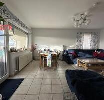 * 3,5 Zimmer-Wohnung mit Aufzug, TG und Loggia mit Weitblick * - Tamm