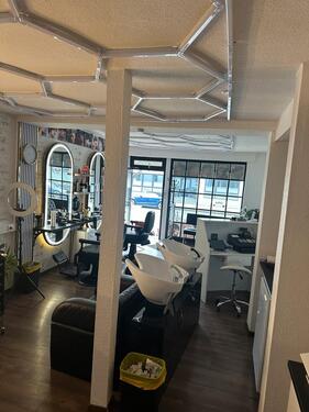 Foto - Friseursalon Damen und Herren. - 13.500,00&nbsp;EUR Kaufpreis, ca.&nbsp; 65,00&nbsp;m&sup2;