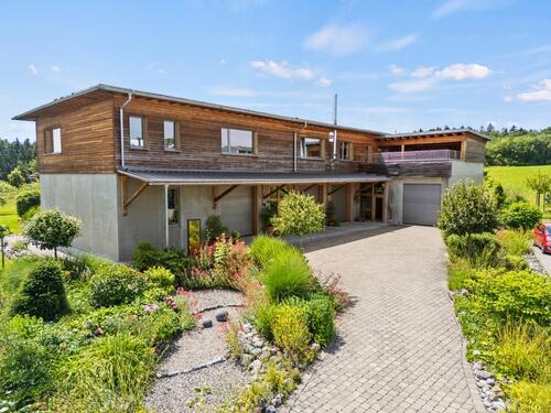 Foto - Arbeiten im LoftAterlier mit Bergsicht > Büro- und Lagerfläche