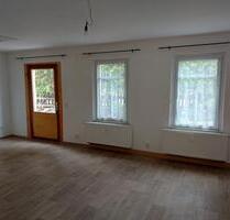 Schöne helle 2,5 - Raumwohnung - 623,00 EUR Kaltmiete, ca.  82,00 m² in Kreischa (PLZ: 01731)