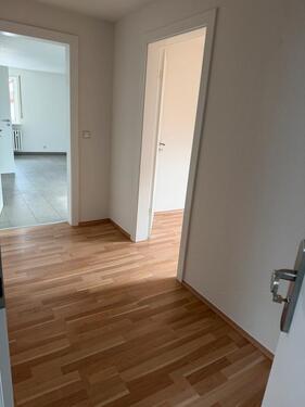 Foto - 2- Zimmer-DG Wohnung frisch renoviert, ab sofort bezugsfrei