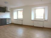Foto - Modern sanierte 2-Zimmer-Wohnung mit offenem Wohn-Essbereich und Einbauküche in Sulzbach-Rosenberg