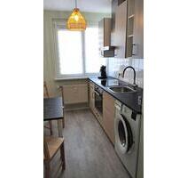 2 Zimmer Wohnung, neue Einbauküche, frisch renoviert, 1. OG - Limbach-Oberfrohna