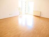 Foto - Helle 2025 modernisierte 4 Zimmer Wohnung mit Abstellraum, Balkon, Gäste-WC und Parkmöglichkeit