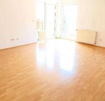 Helle 2025 modernisierte 4 Zimmer Wohnung mit Abstellraum, Balkon, Gäste-WC und Parkmöglichkeit - Lügde