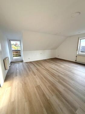 Foto - Rosbach: Sanierte 2,5 Zimmer DG- Wohnung mit Balkon, ab sofort
