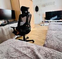 Möbliert 2 Zimmer DG Whg Warmmiete + Strom = 775 Euro(alles ink.) - Heilbronn Böckingen