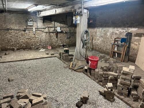 Foto - Großer Lagerraum~50 qmKG7StufenStrom+Wasser vorhanden.