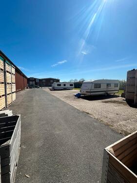 Foto - Stellplatz für Wohnwagen, Wohnmobil BootsTrailer Anhänger zu verm
