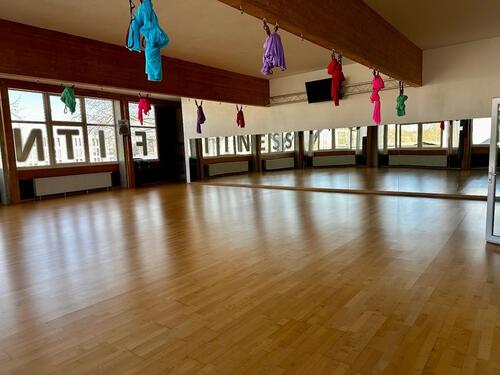 Foto - Kursraum - voll ausgestaqttet - 170 m² Sportparkett