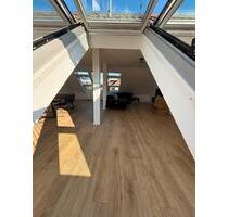 Großzügige 3-Zimmer Dachgeschosswohnung in Lustheide - Bergisch Gladbach Frankenforst