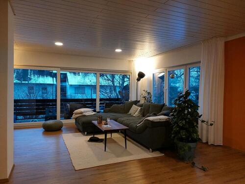 Foto - Großzügige 4-Zimmer-Wohnung mit Balkon & Garage in Roth