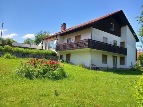 Foto - Einfamilienhaus mit großem Garten und Bergblick in sonniger Lage