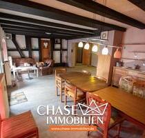 Geräumiges 1-Zimmer-Apartment mit besonderem Charme in ehemaliger Gaststätte Bad Pyrmont OT Hagen!