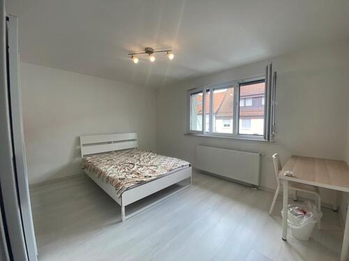 Foto - Großes möbliertes ZIMMER, ZENTRAL in WdS ab 01.01.26 01.02.26