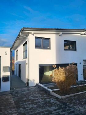 Foto - Doppelhaushälfte mit Garage - 1.600,00&nbsp;EUR Kaltmiete, ca.&nbsp; 155,00&nbsp;m&sup2;