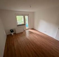 2 Zimmer 50qm Wohnung mit großer Wohnküche an Damen - Frankfurt am Main Mitte-Nord