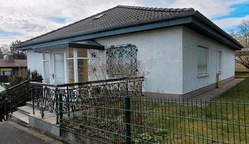 Foto - Einfamilienhaus mit Essz,Wohnz.,Schlaf-u.Kinderzimmer,Küche,Bad