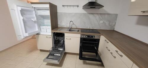 Foto - Helle Souterrainwohnung mit großen Fenstern