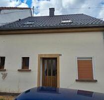 Charmantes Reihenendhaus mit großem Potenzial in Weiskirchen