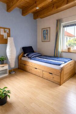 Foto - Schönes helles Zimmer auf Zeit - 300,00&nbsp;EUR Kaltmiete, ca.&nbsp; 25,00&nbsp;m&sup2;