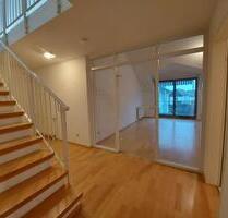 Schicke 3-Zimmer Maisonette, Balkon und TG-Platz - Budenheim