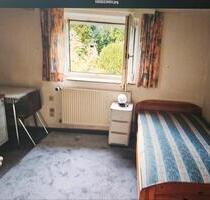 möbliertes Zimmer mit Küche und Badbenutzung. - Sinzing