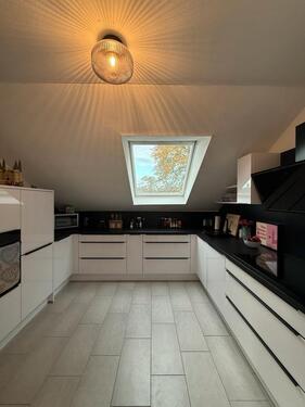 Foto - Moderne, helle Dachgeschosswohnung mit Dachterrasse