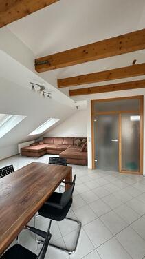 Foto - Renovierte und Teilmöblierte 3-Zimmerwohnung