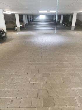 Foto - Neuwertig Tiefgarage Stellplatz zu vermieten ab 01.10. 2025