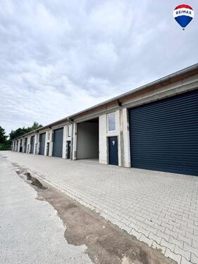 Foto - Massive Neubau Lagerhalle in Bielefeld zu vermieten! Top Lage! Hohe Decken und Tore!