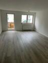 Foto - Frisch renovierte 3-Zimmer-Wohnung mit Balkon & Stellplatz (WBS)