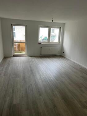 Foto - Frisch renovierte 3-Zimmer-Wohnung mit Balkon & Stellplatz (WBS)
