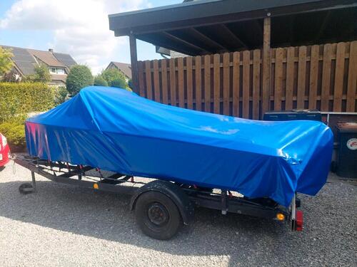 Foto - Stellplatz überdacht Wohnmobil, Wohnwagen, Boot gesichert