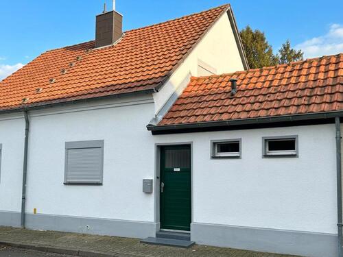 Foto - Erstvermietung: Modernisiertes Einfamilienhaus mit Garten