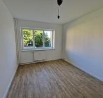 Wohnglück trifft auf Idylle - 2-Zimmer-EG-Wohnung mit Balkon in Neuruppin zu vermieten!